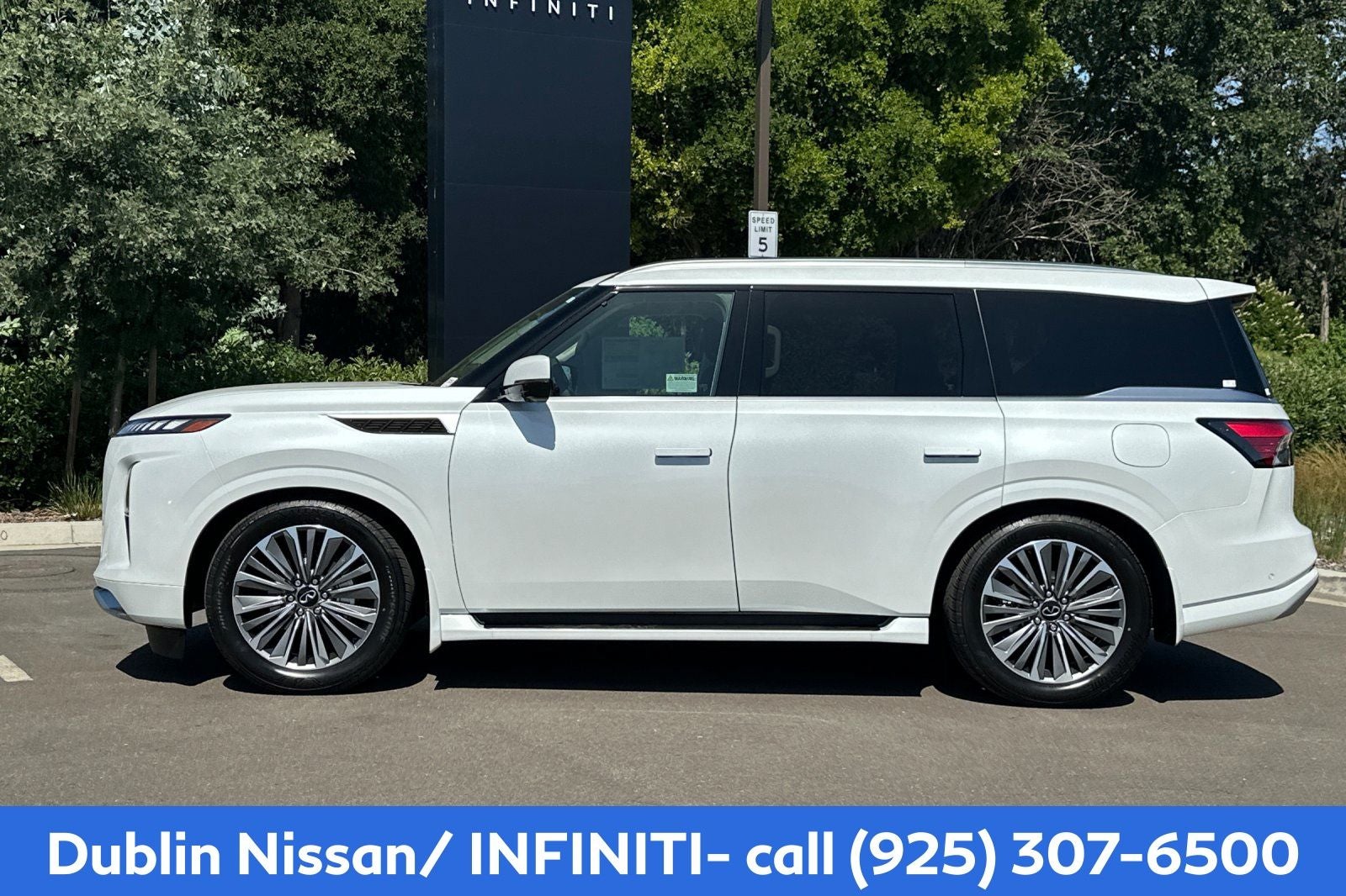 2026 INFINITI QX80 Luxe 4WD