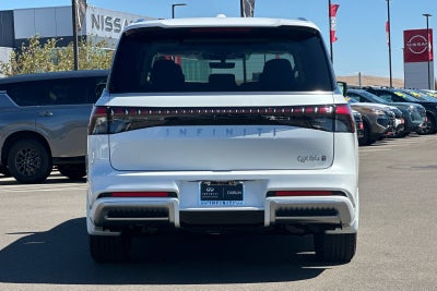 2027 INFINITI QX80 Luxe 4WD