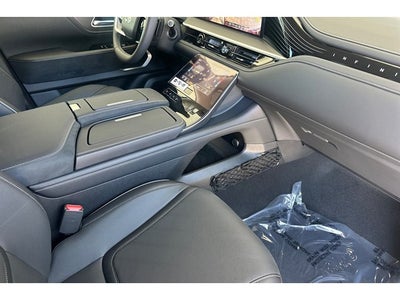 2027 INFINITI QX80 Luxe 4WD