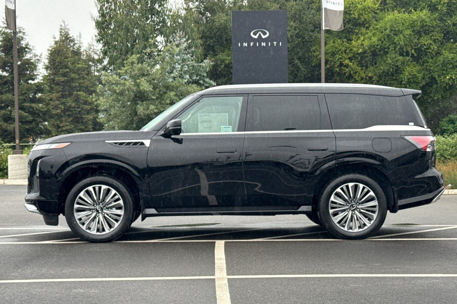 2026 INFINITI QX80 Luxe 4WD
