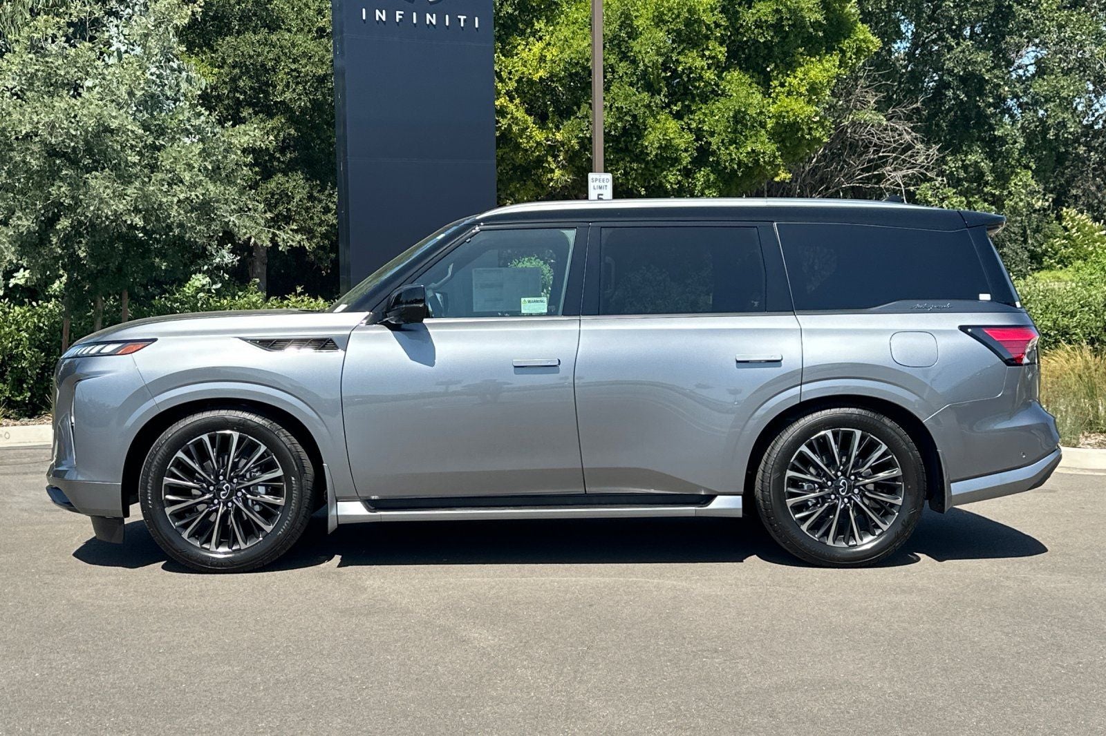 2026 INFINITI QX80 Autograph 4WD