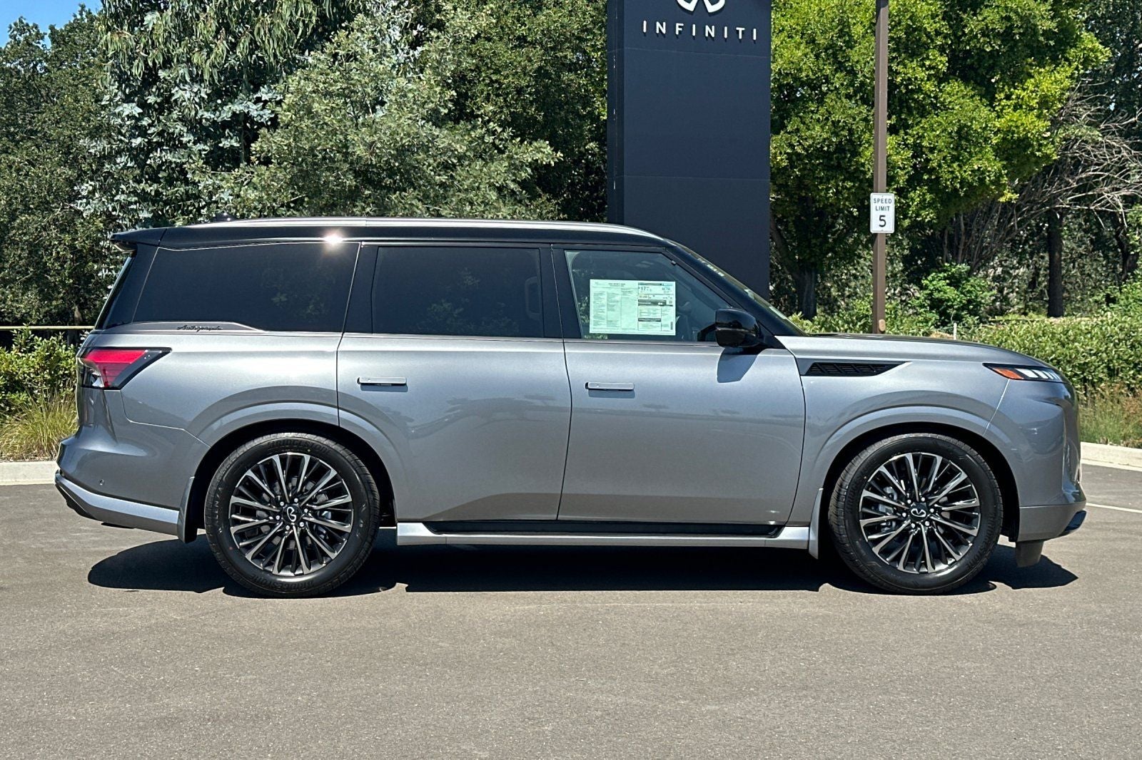 2026 INFINITI QX80 Autograph 4WD