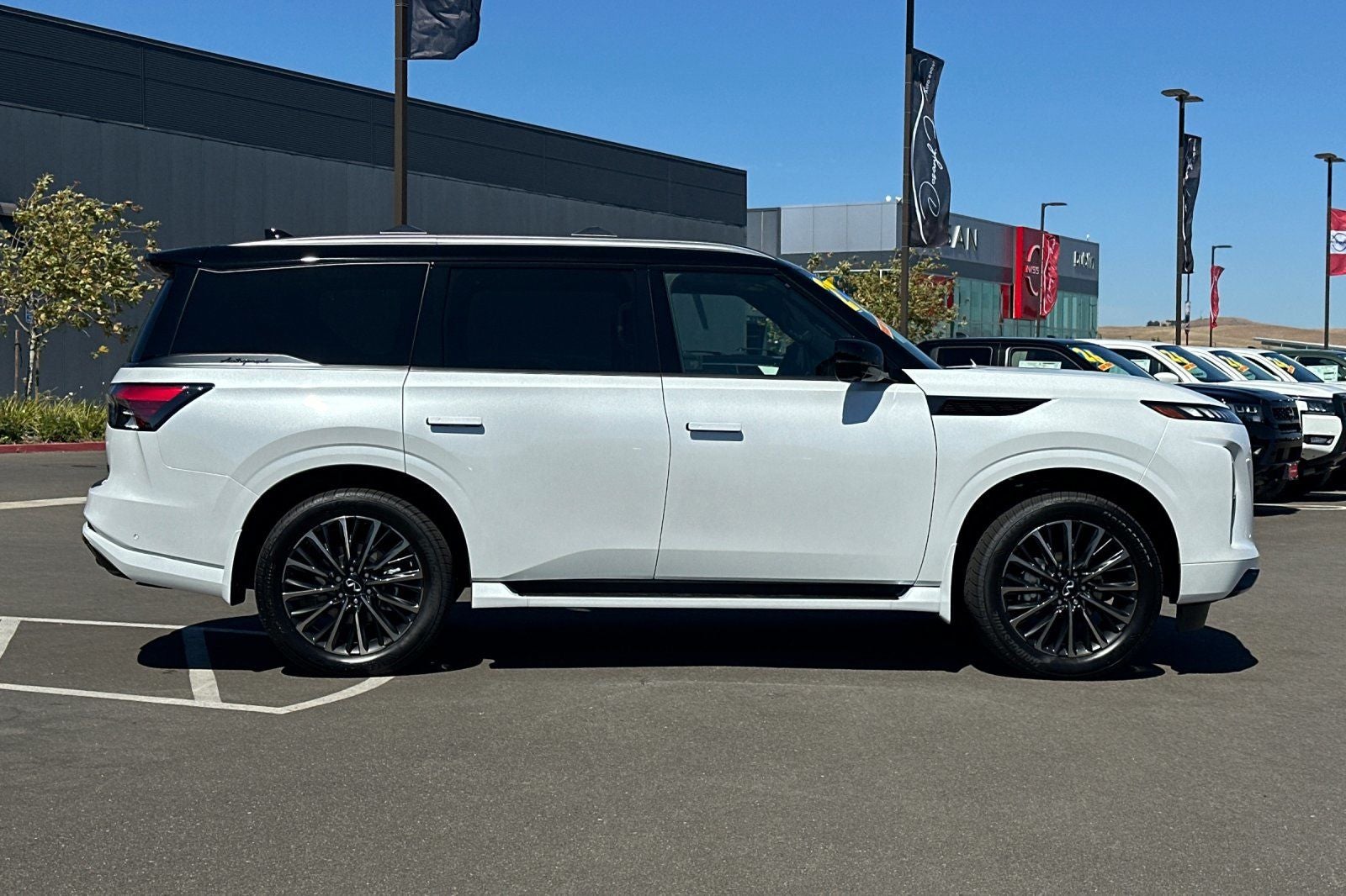 2027 INFINITI QX80 Autograph 4WD