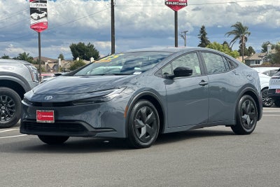 2025 Toyota Prius LE