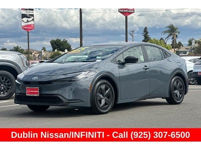 2025 Toyota Prius LE