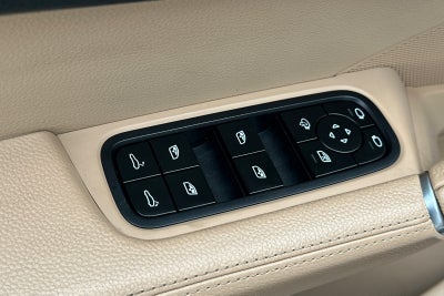 2023 Porsche Cayenne Platinum Edition