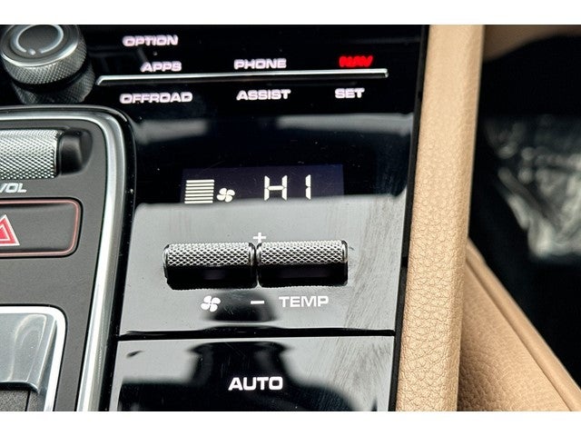 2023 Porsche Cayenne Platinum Edition