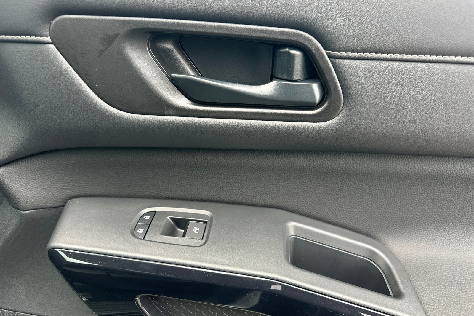 2025 Nissan Pathfinder S