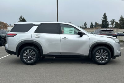 2025 Nissan Pathfinder S