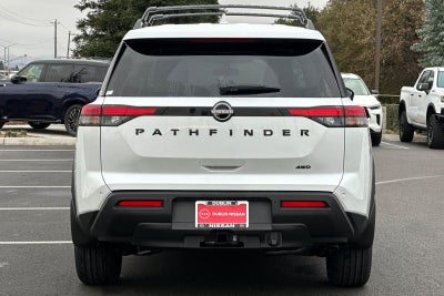 2025 Nissan Pathfinder SV