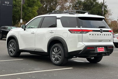 2025 Nissan Pathfinder SV