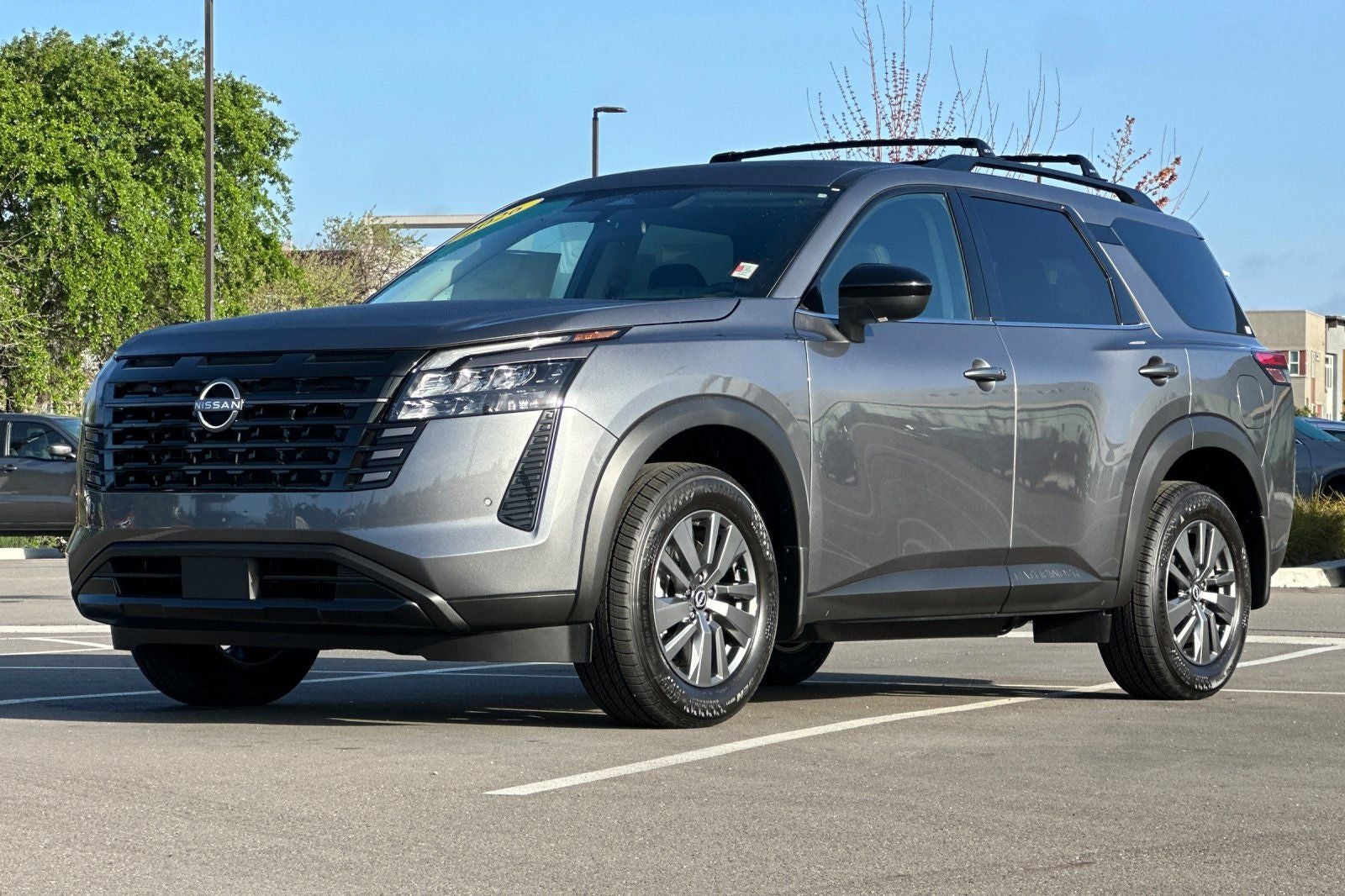 2026 Nissan Pathfinder SV