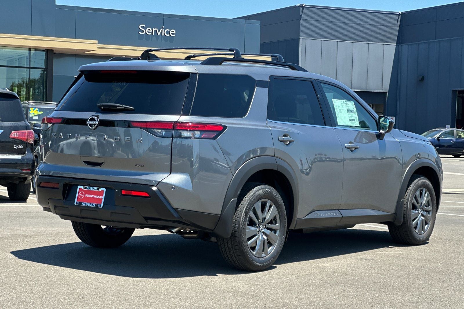 2026 Nissan Pathfinder SV