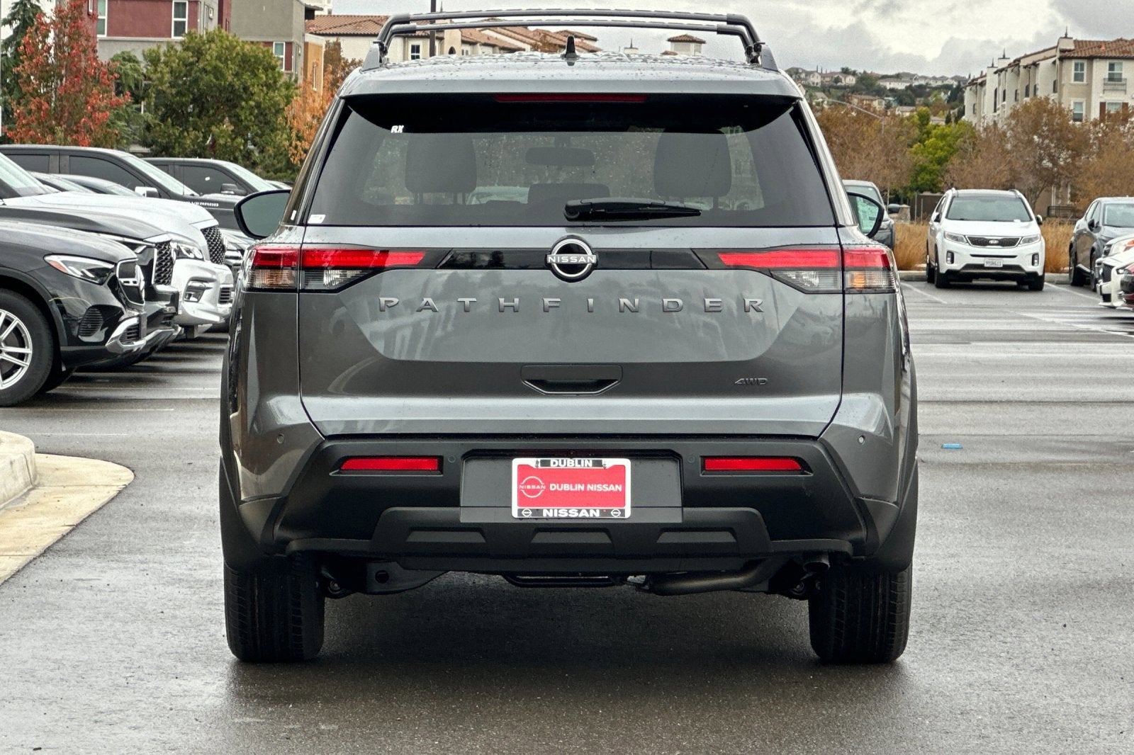 2026 Nissan Pathfinder SV