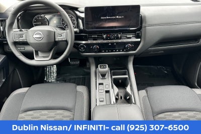 2026 Nissan Pathfinder SV