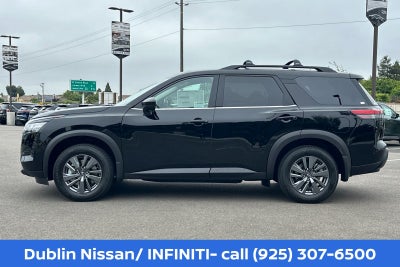 2026 Nissan Pathfinder SV