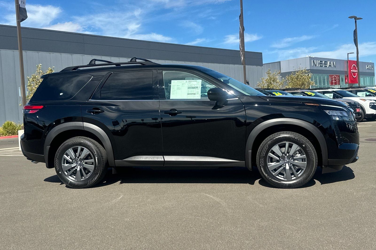 2026 Nissan Pathfinder SV