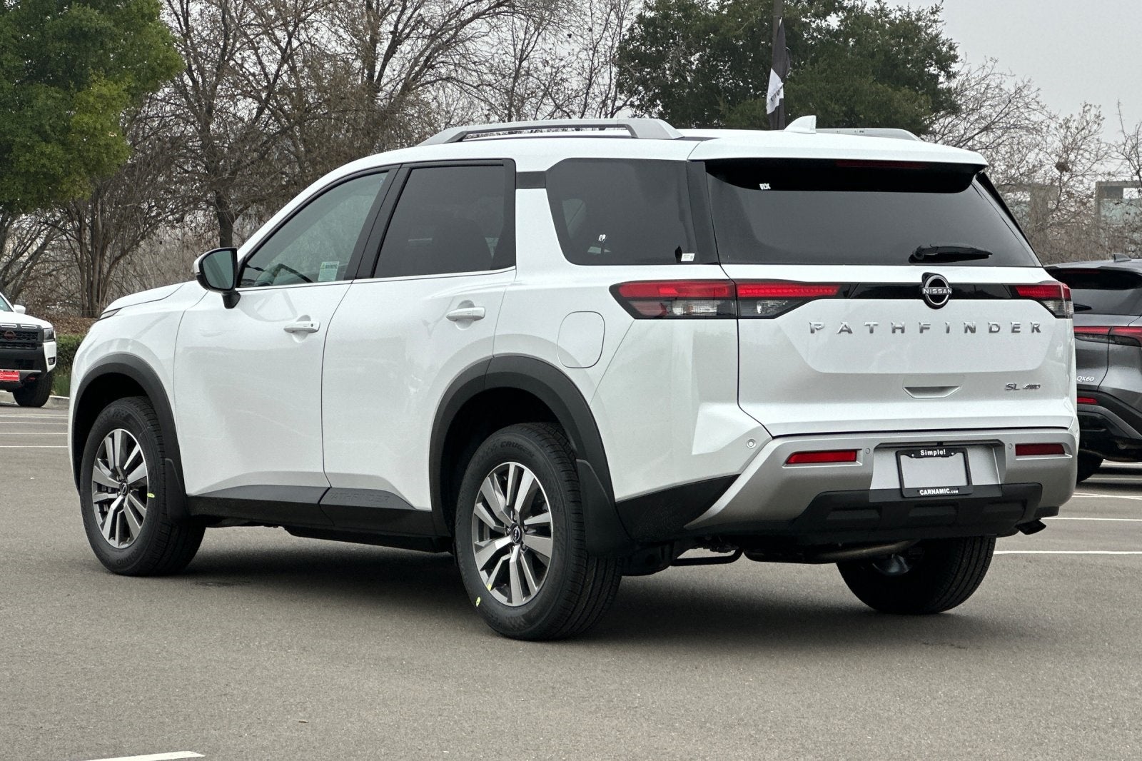 2025 Nissan Pathfinder SL