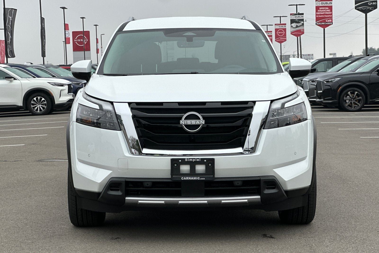 2025 Nissan Pathfinder SL