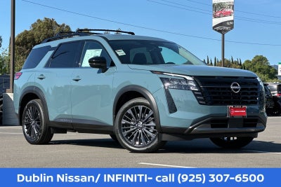 2026 Nissan Pathfinder SL