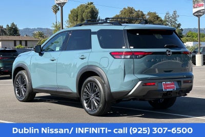 2026 Nissan Pathfinder SL