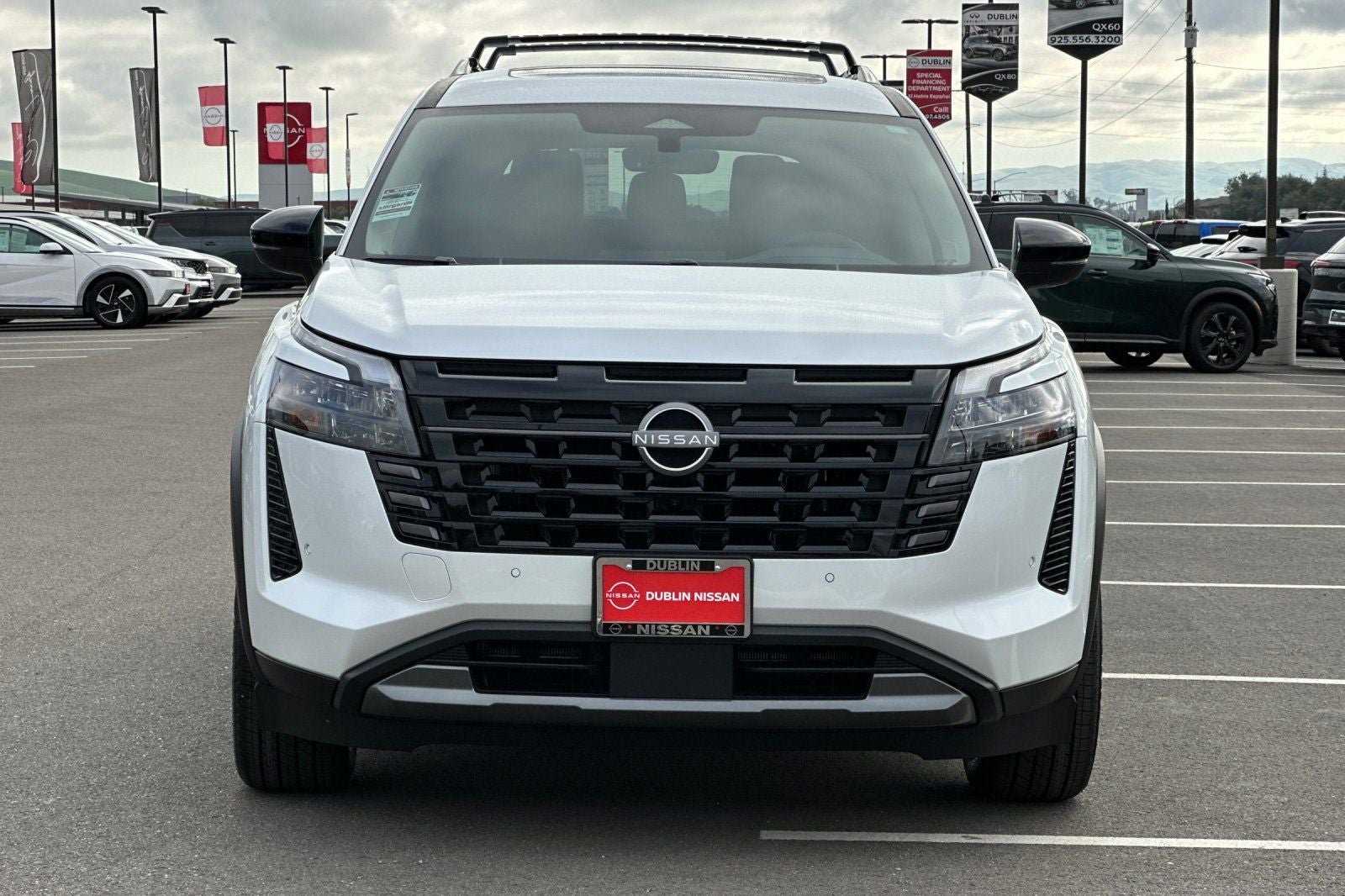 2026 Nissan Pathfinder SL