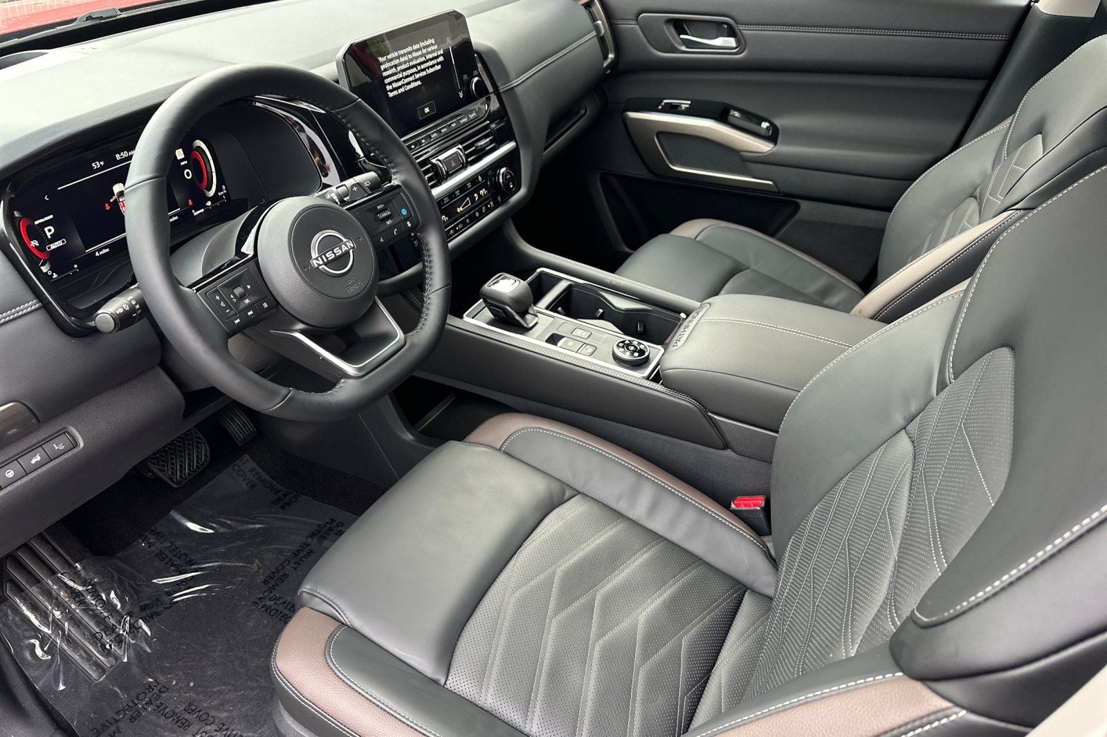 2025 Nissan Pathfinder Platinum