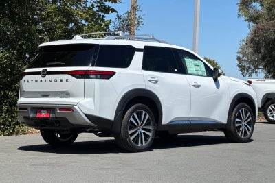 2025 Nissan Pathfinder Platinum