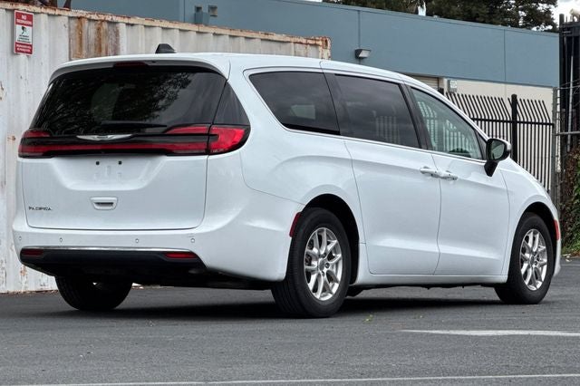 2023 Chrysler Pacifica Touring L TOURING