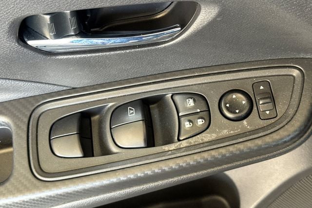 2025 Nissan Versa 1.6 SV SV FWD