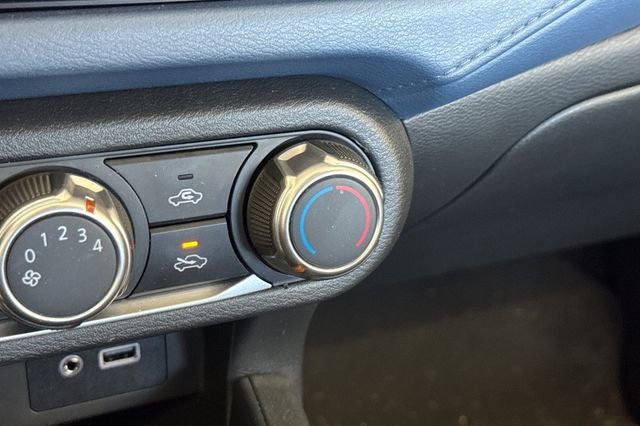 2025 Nissan Versa 1.6 SV SV FWD