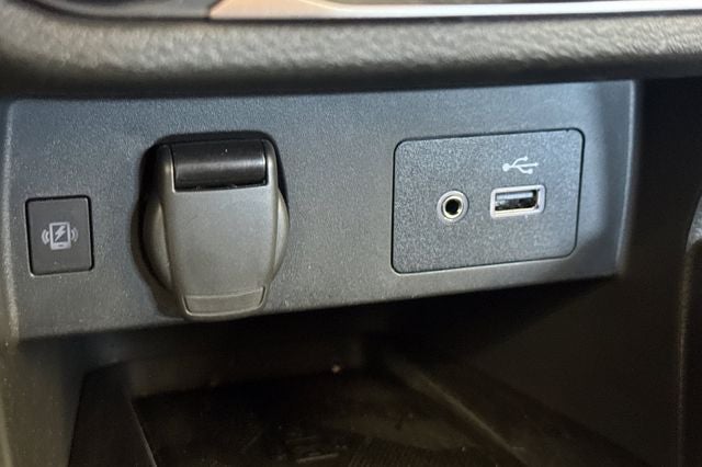 2025 Nissan Versa 1.6 SV SV FWD