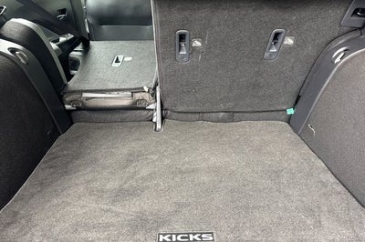 2023 Nissan Kicks SR