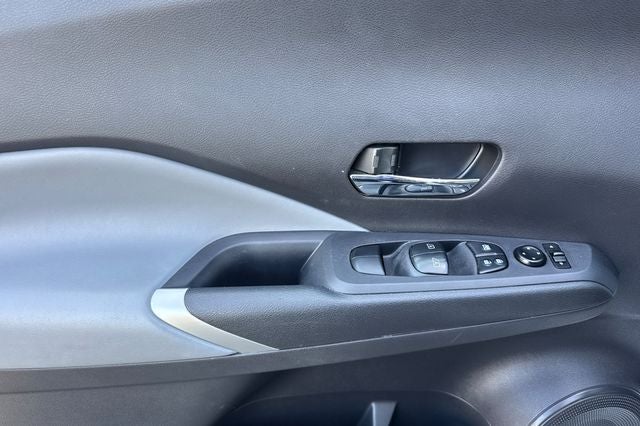 2024 Nissan Kicks SR SR PREMIUM PKG