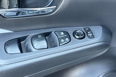 2024 Nissan Kicks SR SR PREMIUM PKG