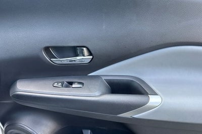 2024 Nissan Kicks SR SR PREMIUM PKG