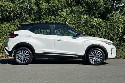 2024 Nissan Kicks SR SR PREMIUM PKG