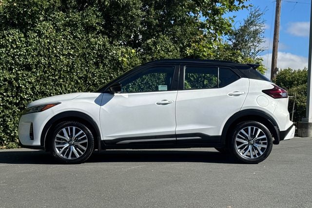 2024 Nissan Kicks SR SR PREMIUM PKG