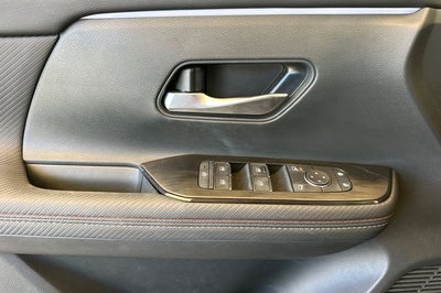 2025 Nissan Kicks SR AWD