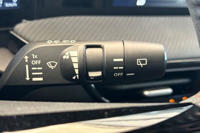 2025 Nissan Kicks SR AWD
