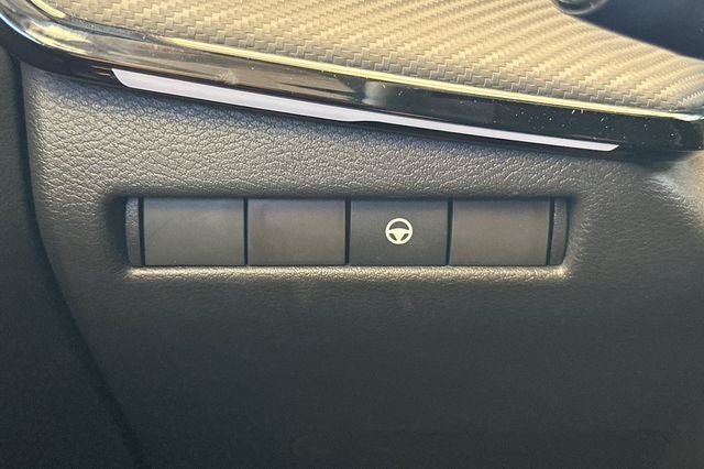 2025 Nissan Kicks SR AWD
