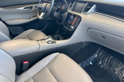 2025 INFINITI QX50 LUXE