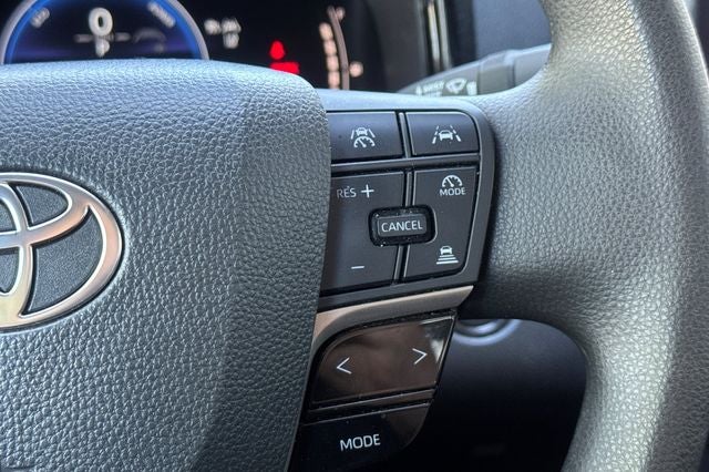 2025 Toyota Camry LE LE HYBRID