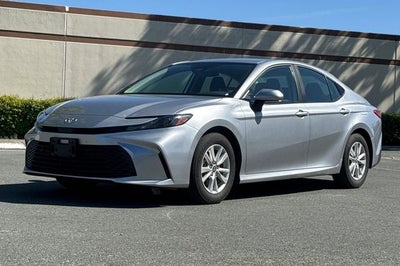 2025 Toyota Camry LE LE HYBRID