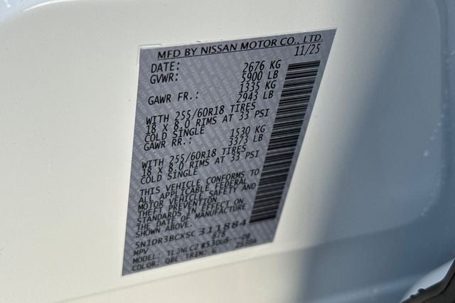 2025 Nissan Pathfinder SV