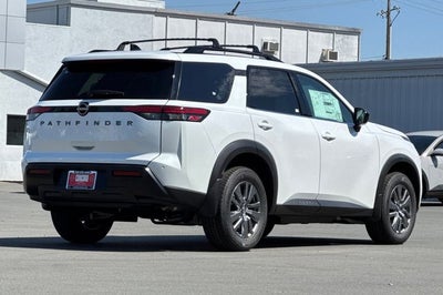 2026 Nissan Pathfinder SV