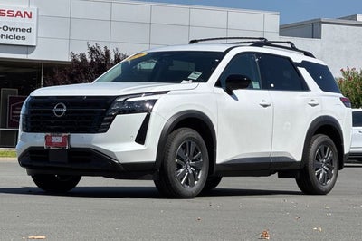 2026 Nissan Pathfinder SV