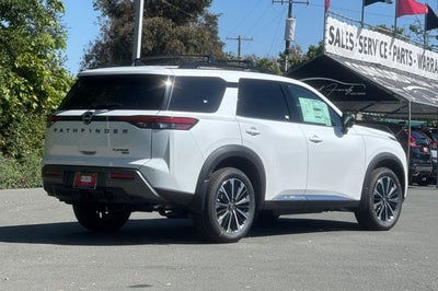 2026 Nissan Pathfinder Platinum