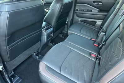 2025 Nissan Pathfinder Platinum PLATINUM 4WD
