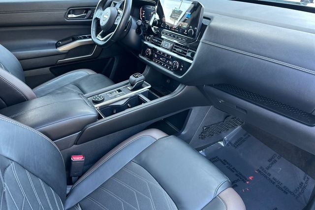 2025 Nissan Pathfinder Platinum PLATINUM 4WD